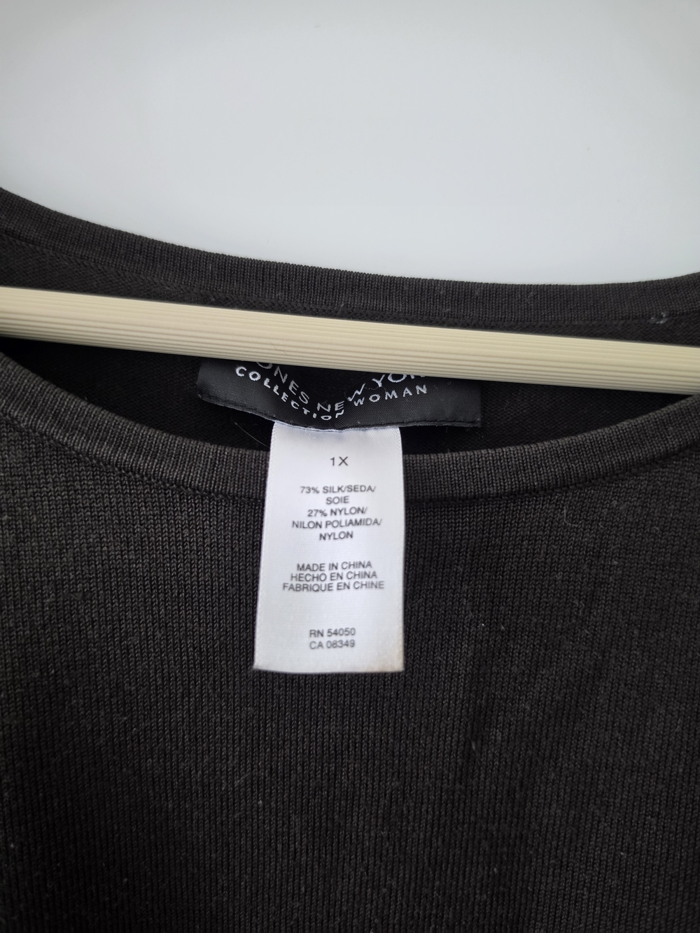 75% Silk Blend Jones New York Top - Picture 2 of 3